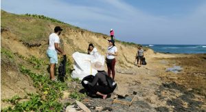 Realizan limpieza de playa en el malecón de Puerto Plata