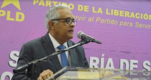 Exministro critica «incoherencia» en políticas salud del Gobierno