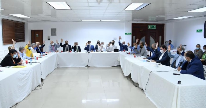 Acuerdan vacunar contra covid-19 a niños de entre 5 y 11 años en RD imagen