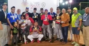 Zona Julia Lora Hieronimus gana softbol Santiago Country Club