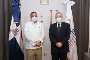 Camacho y Ceara Hatton evalúan situación de las ONG de Deportes