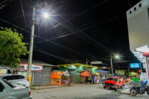 Edesur ilumina y electrifica el mercado San Juan de la Maguana