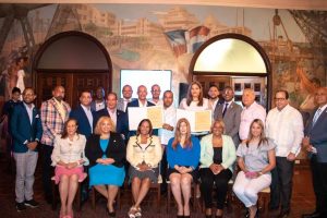 ADN reconoce trayectoria atletas Prisilla Rivera y Félix Sánchez 