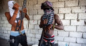 Pandillas de Haití obligan a secuestrados a unirse a sus filas