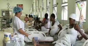40% partos hospitales públicos RD corresponden a haitianas