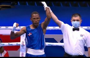 Dominicano De la Cruz gana bronce en mundial de boxeo