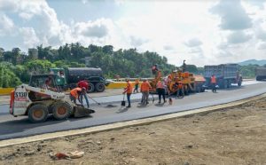 MOPC inició trabajos asfaltado en zonas Santiago y  San Cristóbal