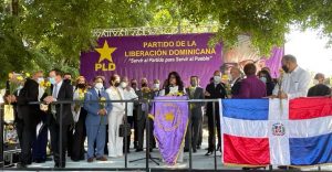 LA VEGA: Con eucaristía y ofrenda
conmemoran muerte Juan Bosch
