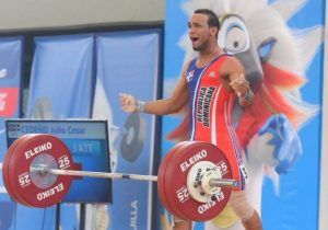 Julio Cedeño gana tres medallas en Campeonato Pesas de Ecuador