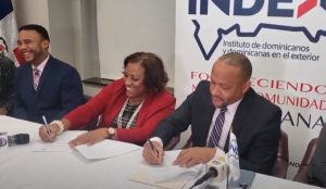 INDEX y ADASA firman acuerdo enseñaría inglés a dominicanos