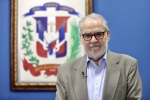 Ministro de Economía destaca el avance en calidad de vida en RD