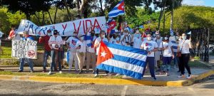 Cubanos protestan en S.Domingo contra la dictadura en su país