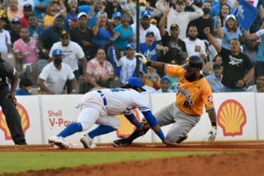 Águilas y Tigres abren en la capital la serie semifinal beisbol