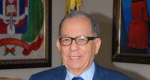 Julio Maríñez critica juicios de Miguel Vargas sobre Haití