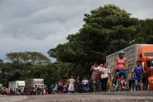 Situación difícil de caravanistas migrantes en Veracruz, México