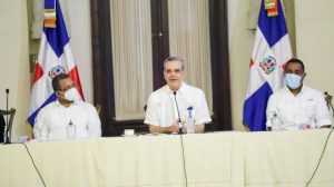 El Presidente Abinader anuncia planes en favor motoconchistas