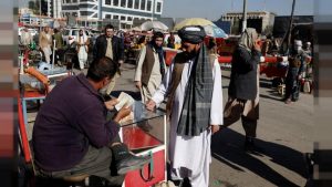 AFGANISTAN: Talibanes prohíben el uso de divisas extranjeras