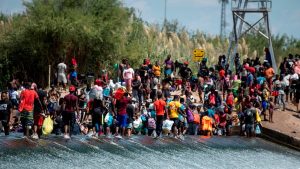 Deportaciones hacen caer cruce de migrantes haitianos hacia EEUU