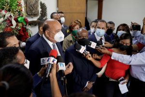 La Fuerza del Pueblo deposita padrón con 648,753 miembros