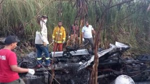 SANTIAGO: Tres personas mueren calcinados en accidente tránsito