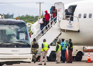 Reciben más de 12 mil nacionales haitianos deportados de EEUU