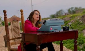 Henya lanza el videoclip «Te van a Jalar», con visión cultural de RD