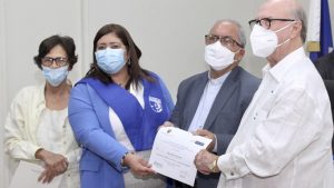 Hipólito encabeza graduación 471 egresados Instituto Peña Gómez Hipólito encabeza graduación 471 egresados Instituto Peña Gómez