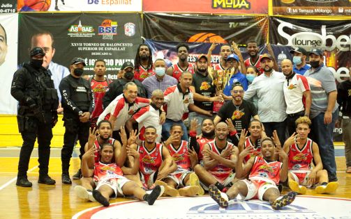 Club San Sebastián se corona campeón basket superior Moca  -  Noticias de República Dominicana al instante!