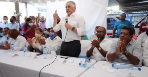 Excanciller Miguel Vargas pide defender el sistema de partidos