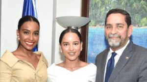 NY: Tercera finalista de Nuestra Belleza Latina visita cónsul RD