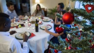 OMS recomienda evitar reuniones familiares Navidad y Año Nuevo