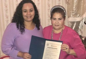 NY: Asambleista reconoce labor de la diseñadora Evangelina Reyes