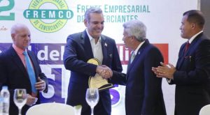 Comerciantes proponen «día sin Itebis» y rebaja de la luz en RD