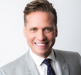 Univisión nombra dominicano Rafael Bello presentador noticias imagen