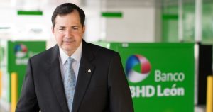 Presidente banco BHD elogia recuperación turismo RD en 2021