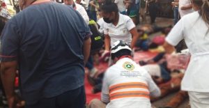 BANI: Muere madre al enterarse hija iba camión volcó en México