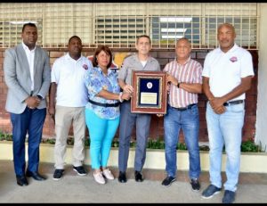 Abadina reconoce Club San Carlos por labor comunitaria y deportiva