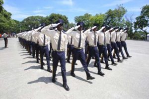 Haití gradúa a más de 600 policías