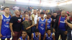 Nani Marrero se corona campeón torneo basket infantil de Santiago