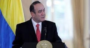 Presidente de Guatemala niega vínculos con corrupción en RD