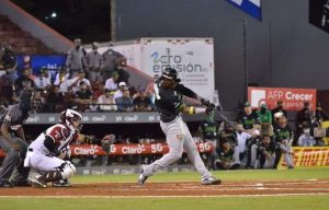 Estrellas empatan con Gigantes en primero; Licey descalifica Aguilas