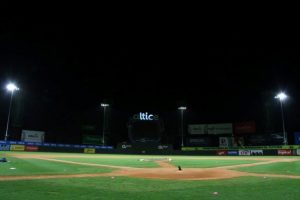 Gobierno instala moderno sistema de luces en el estadio Quisqueya