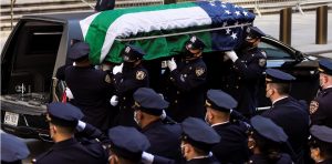 NY: Cientos de policías despiden  a colega de RD muerto en tiroteo