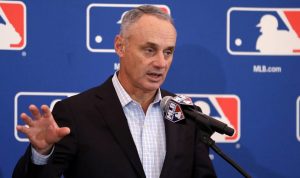Jugadores presentan propuesta a MLB y la negociación continúa
