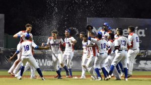 República Dominicana deja en el terreno a Venezuela y gana 8-7