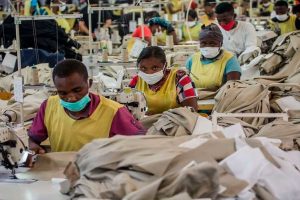 Piden respetar derechos de los trabajadores textiles de Haití