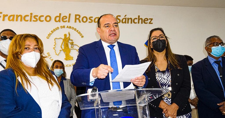 Colegio de Abogados ve peligro en una reforma a la Constitución imagen