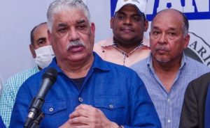 Miguel Vargas llama al Gobierno auxiliar sectores más necesitados