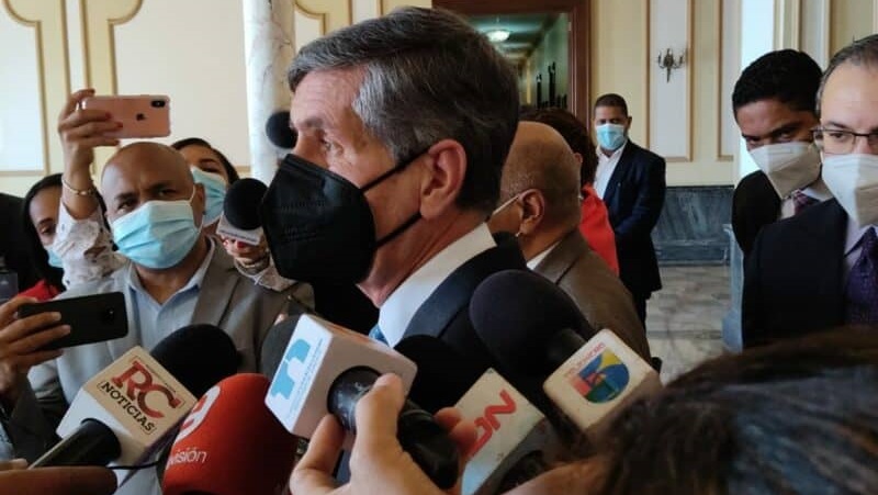Presidente TC España: Reforma Constitución obedece necesidades imagen