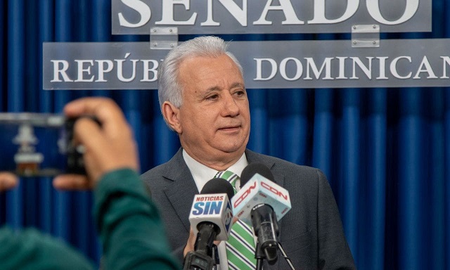 Senador buscará un millón firmas
apoyo ley extinción de dominio imagen